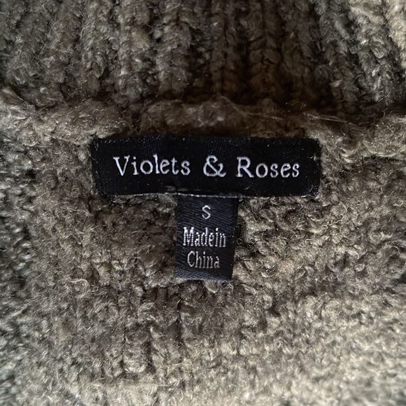 EUC Violets & Roses Olive Cable Knit V Neck Cardigan Size S - Picture 8 of 12
